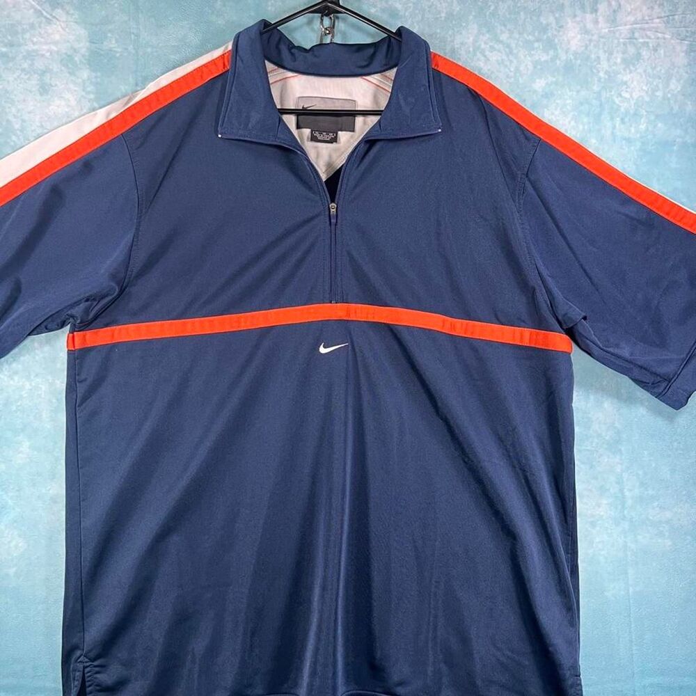 Nike Men's Navy and Blue Shirt